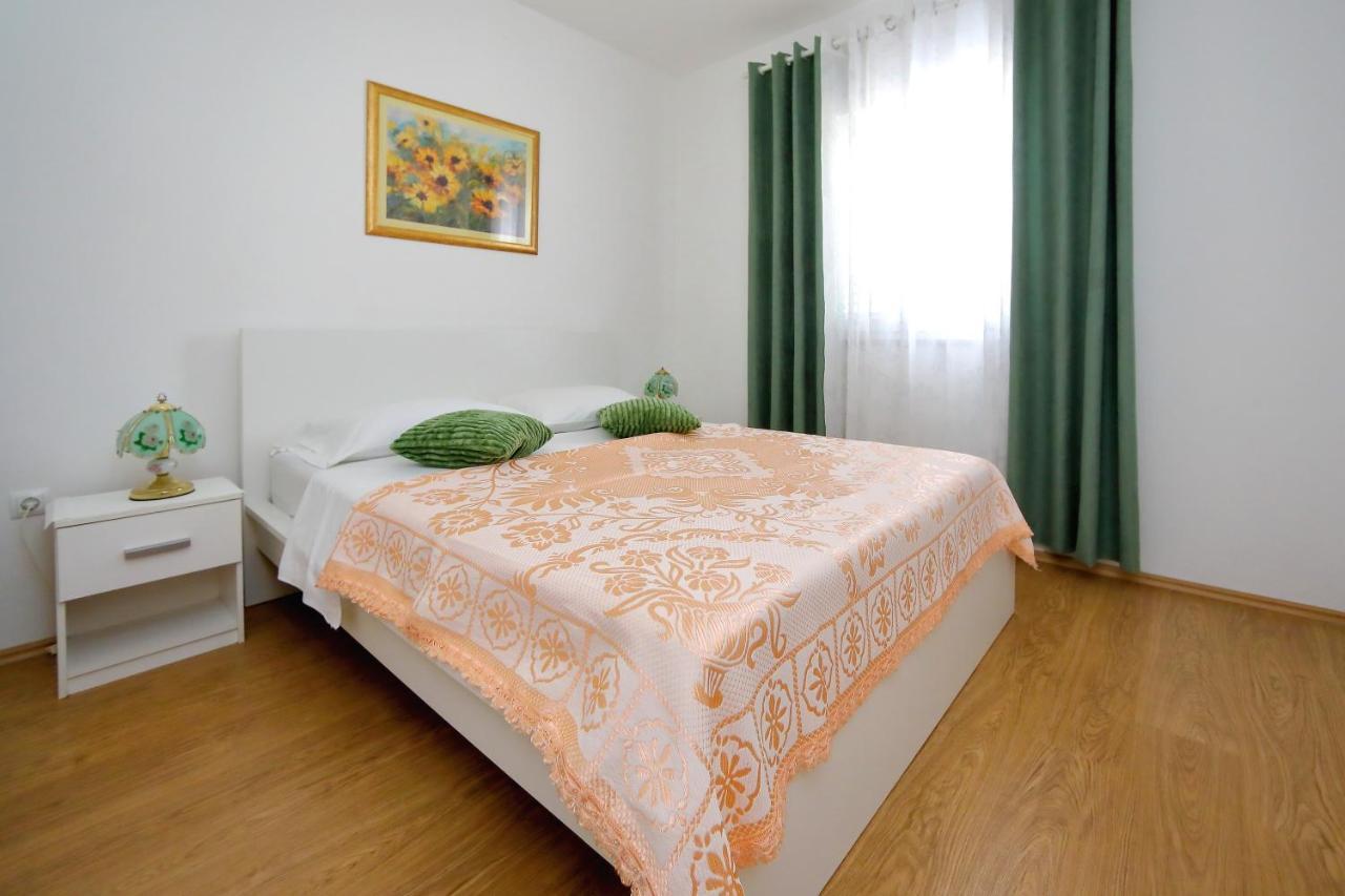 Apartments With A Parking Space Bibinje, Zadar - 14436 외부 사진