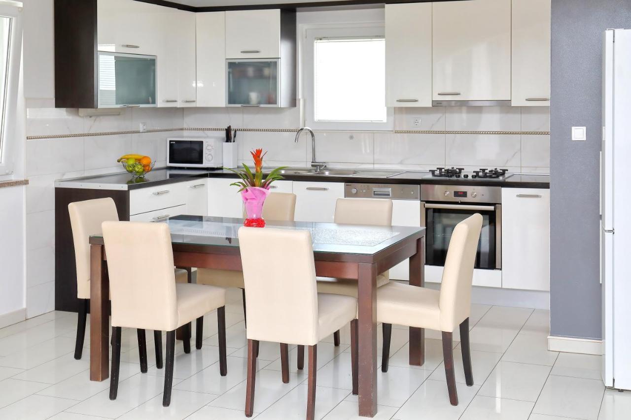 Apartments With A Parking Space Bibinje, Zadar - 14436 외부 사진